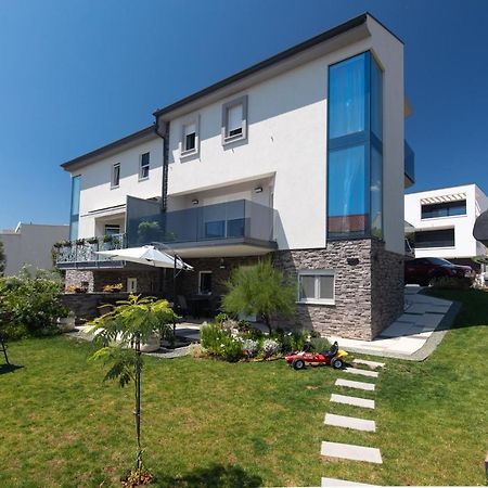 Apartment Odore Di Mare With Beautiful Garden Krk Town Exteriér fotografie